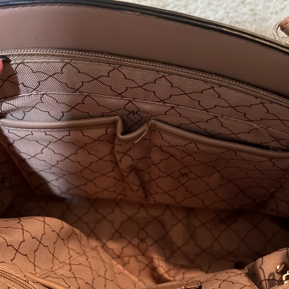 Kelly & Katie Convertible Crossbody - Picture 12 of 15